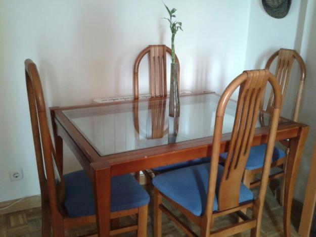 Mesa comedor madera/cristal más 6 sillas
