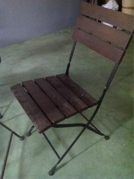 mesa de hierro redonda + 3 sillas