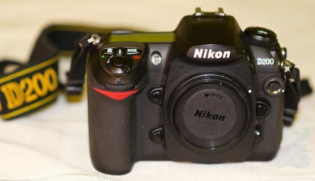Nikon D200 Empuñadura MC-36    +