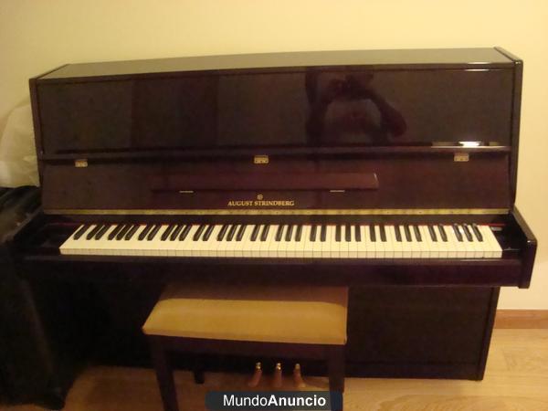 PIANO DE PARED NUEVO