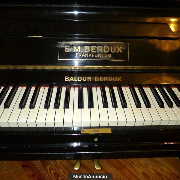 Piano marca Berdux