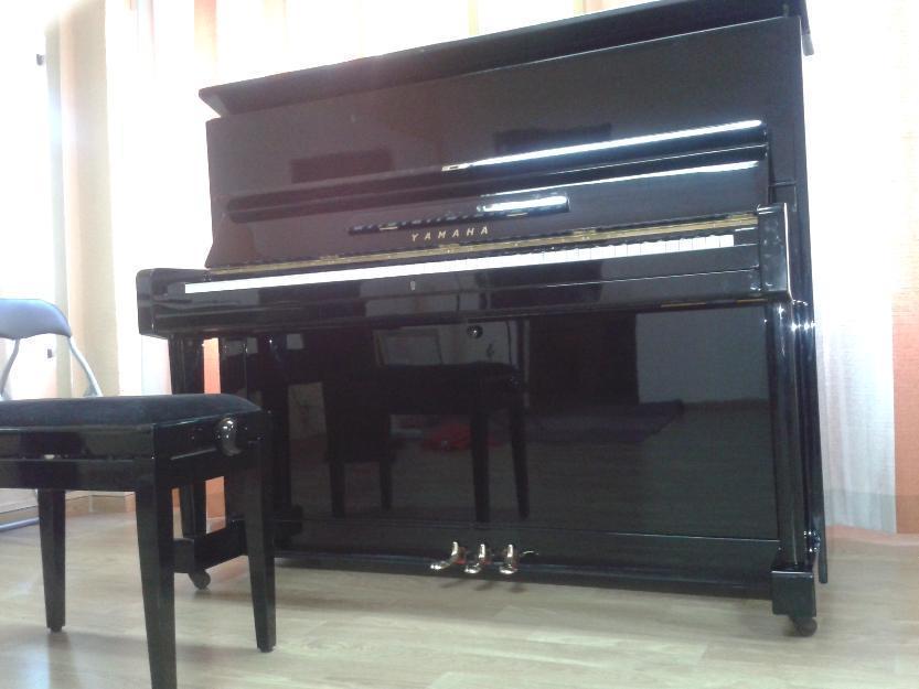 Piano Yamaha U-1