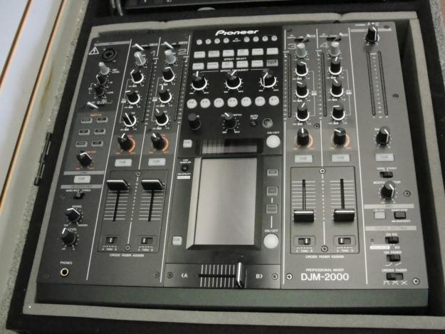 Pioneer DJM-2000 y 2 CDJ-2000 DJ CD