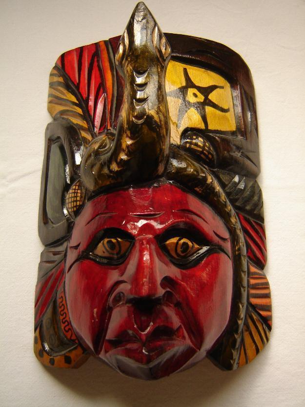 Preciosa colección de máscaras indígenas originales talladas a mano