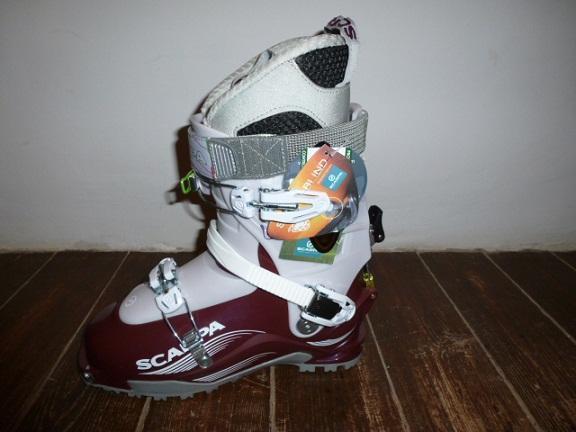 Se venden botas de esquí de travesía Scarpa modelo Blink talla 26.5
