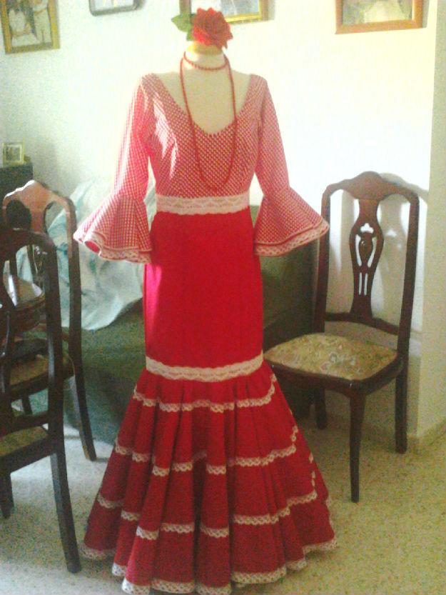 Se vende trajes de flamenca