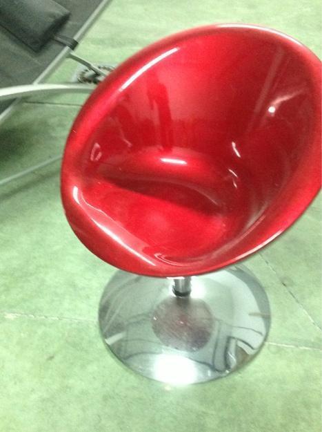 silla roja de diseño