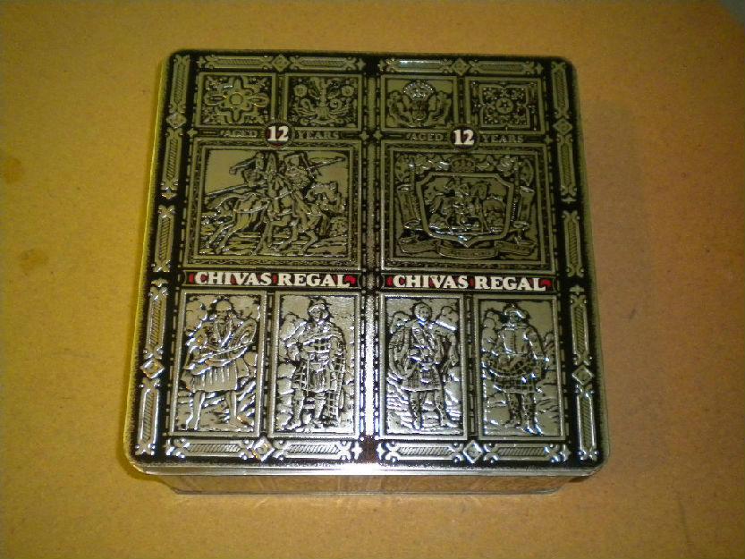Caja metálica de Whisky Chivas Regal