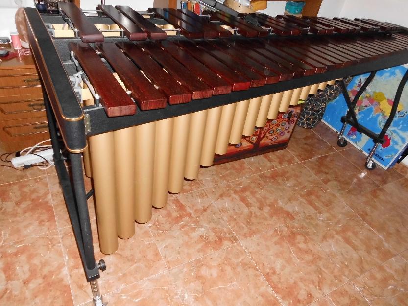 Vendo marimba m.4006 padouk( 4 octavas y un tercio)