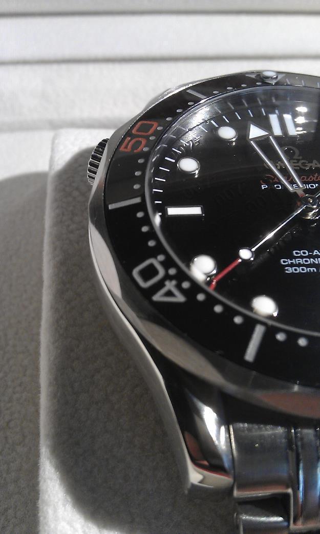 Reloj modelo Seamaster Professional 300 m. James Bond 007 50 th edición coleccionistas