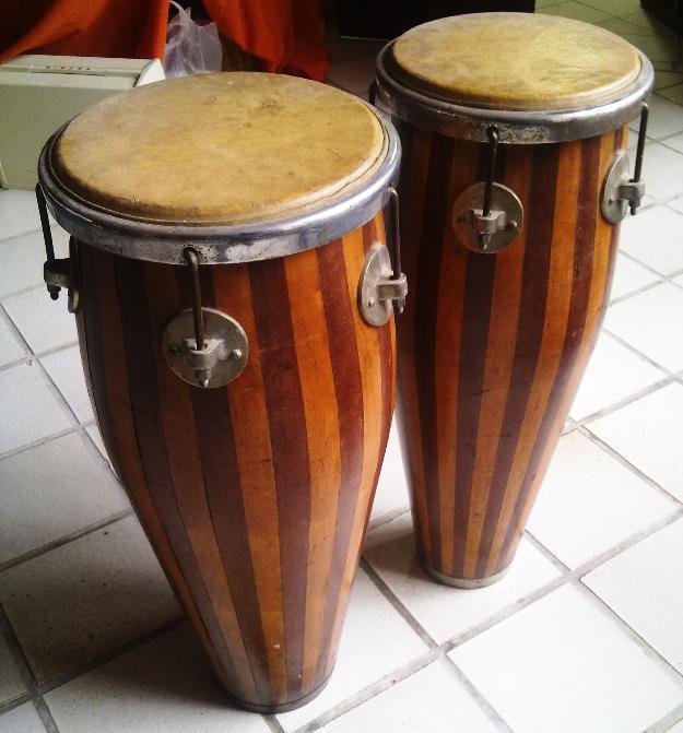 Se vende pareja de bongos de madera por 150€