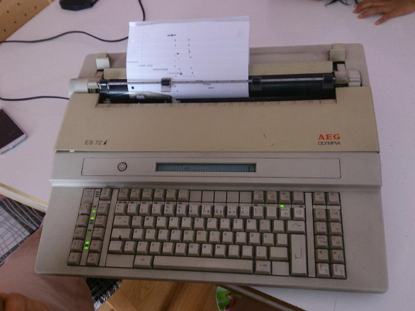 máquina de escribir aeg olympia