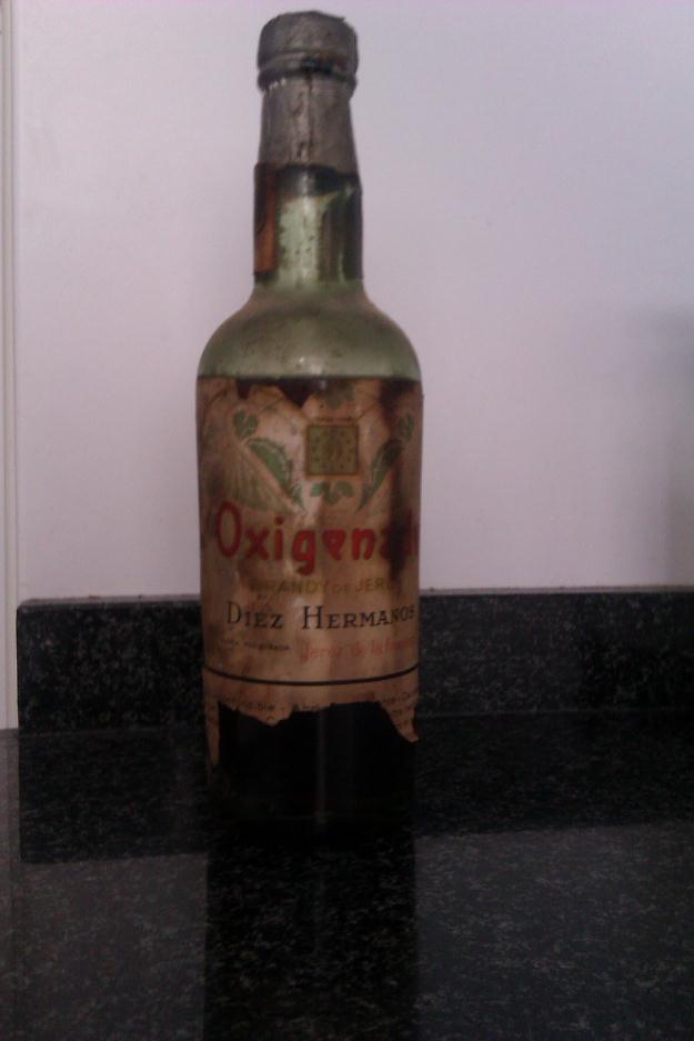 Media botella de brandy Oxigenado