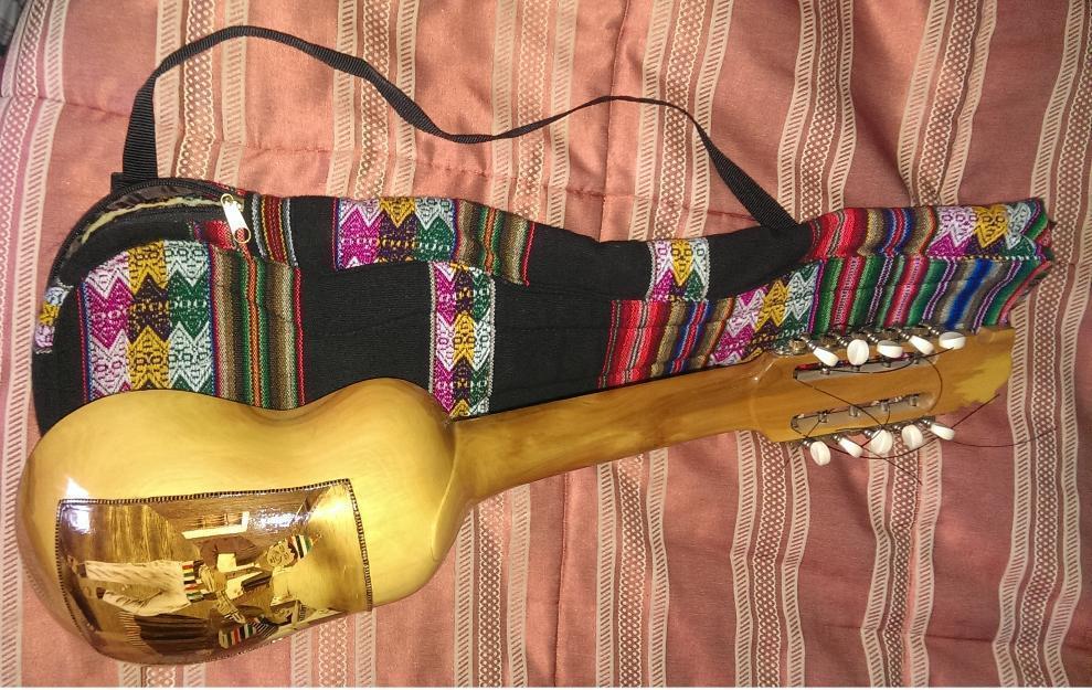 Charango Boliviano, completamente nuevo.