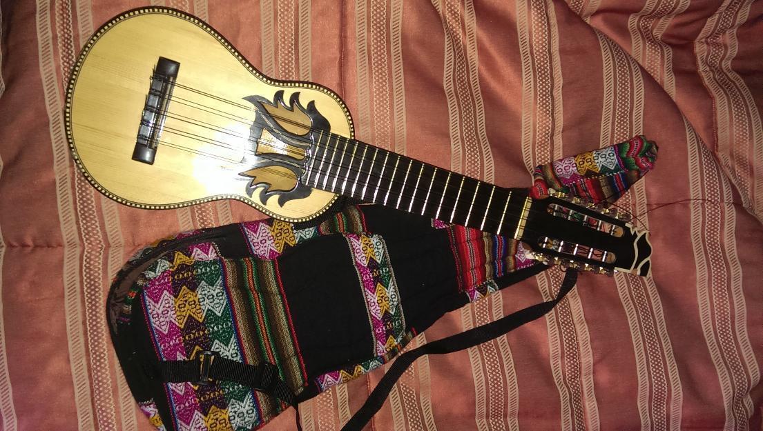 Charango Boliviano, completamente nuevo.