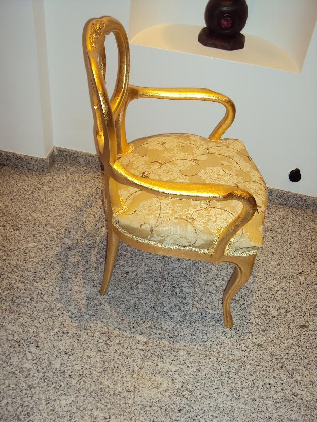 Elegante sillon restaurado con pan de oro autentico