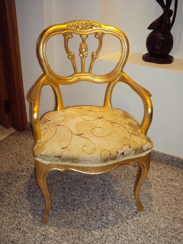 Elegante sillon restaurado con pan de oro autentico