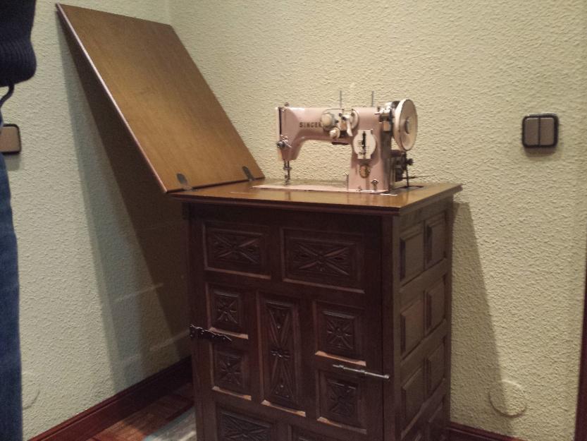 Máquina de coser singer con mueble castellano