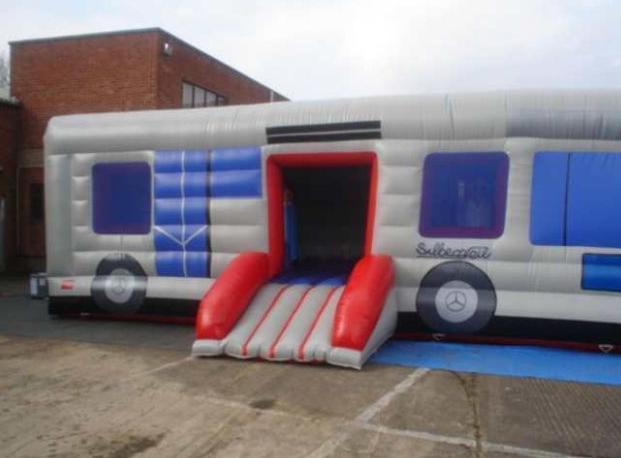 Inflable 14'x30 Bus