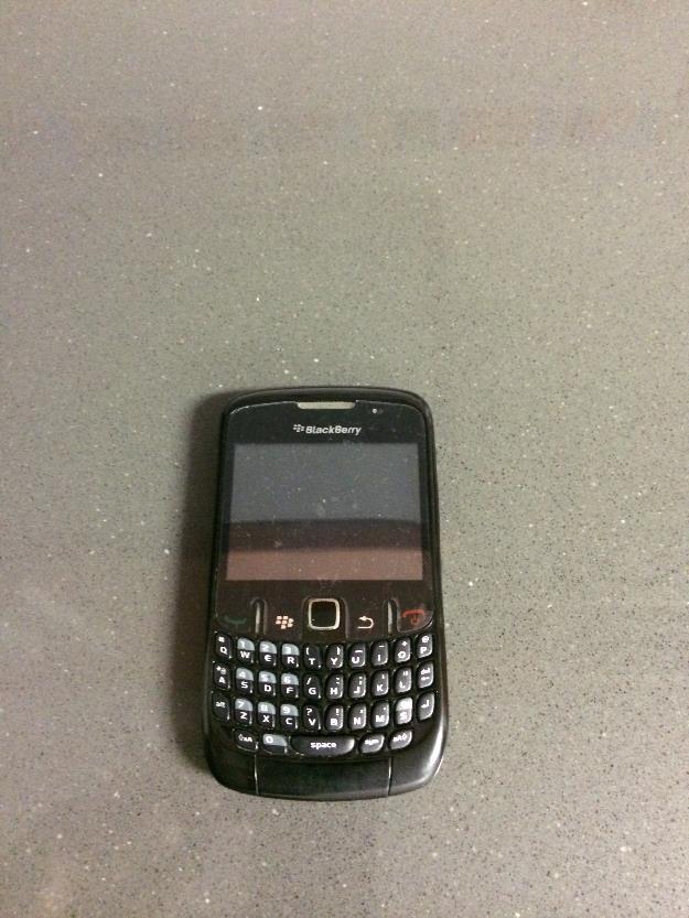 Se vende blackberry curve 8520 libre con accesorios, 40€