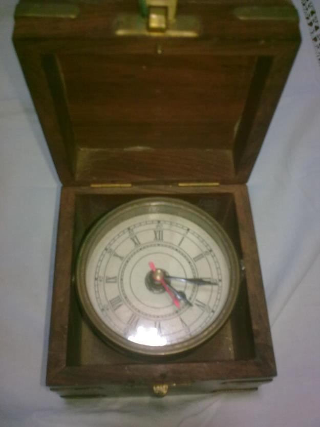 reloj antiguo de barco