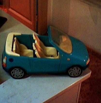 barbie-coche azul