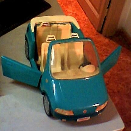 barbie-coche azul