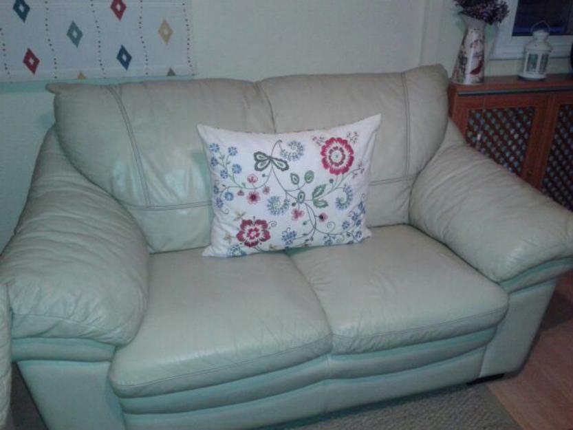 sofa de 3+2 plazas (piel color beige)