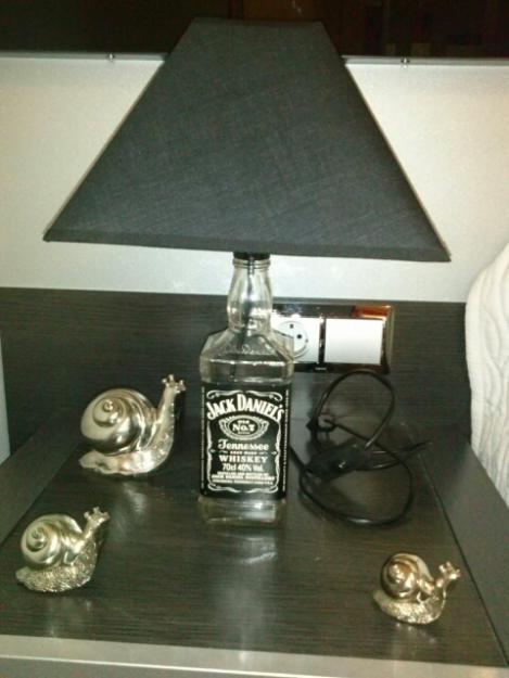 botella lampara de jack daniels