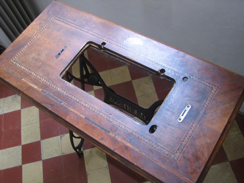 Pie / Mesa antiguo Wertheim con o sin máquina de coser Sigma