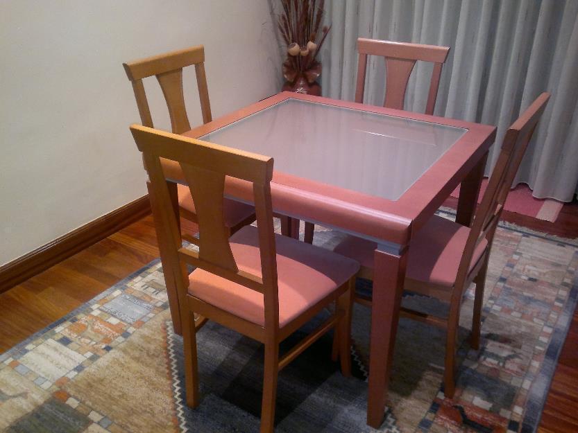 Mesa comedor y sillas