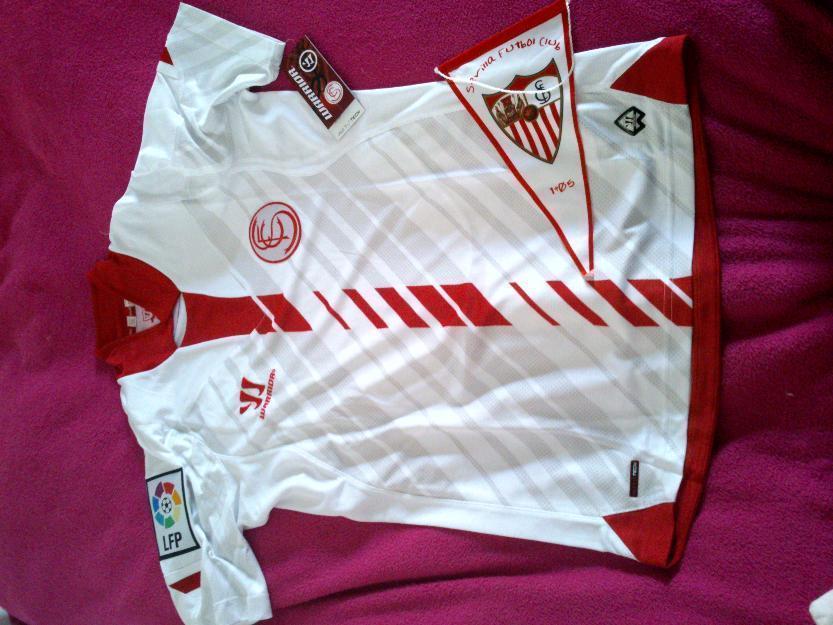 Camiseta Sevilla FC 2013-14 nueva+banderin