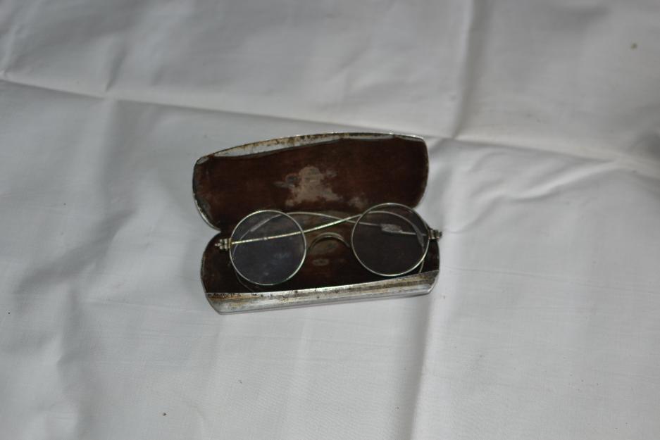 gafas redondas antiguas  con estuche