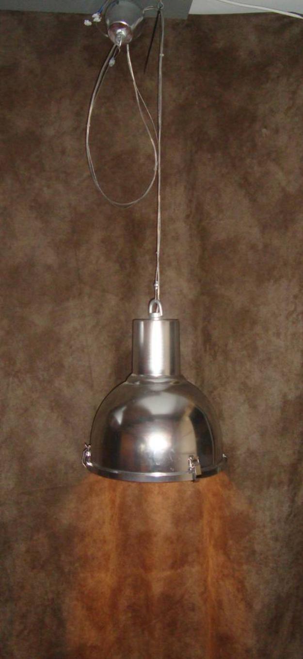 lampara de techo de metal con cristal