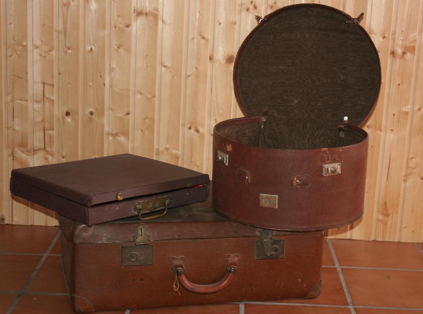 Muebles originales con maletas antiguas