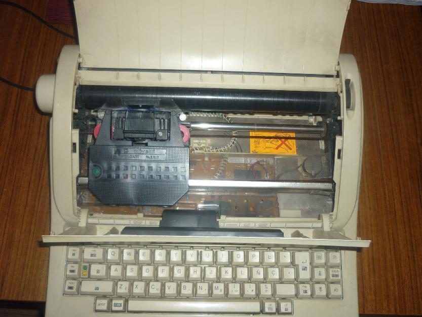 maquina de escribir electrica olivetti