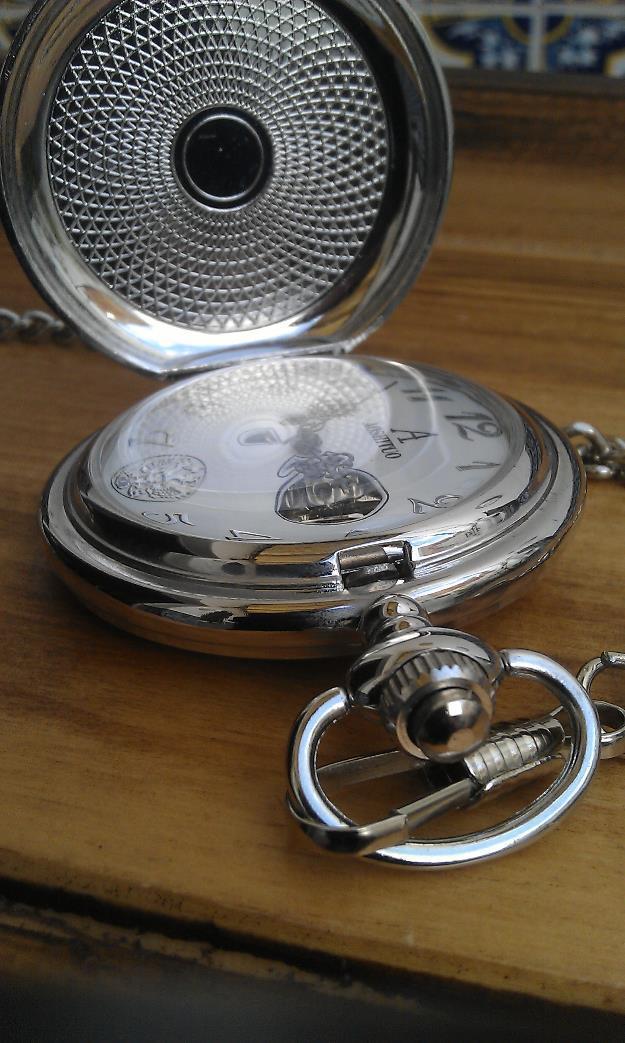 Reloj antiguo de bolsillo militar ruso