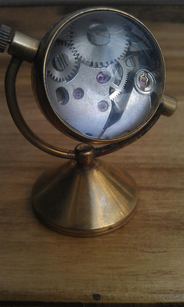 Reloj de sobremesa antiguo en bronce