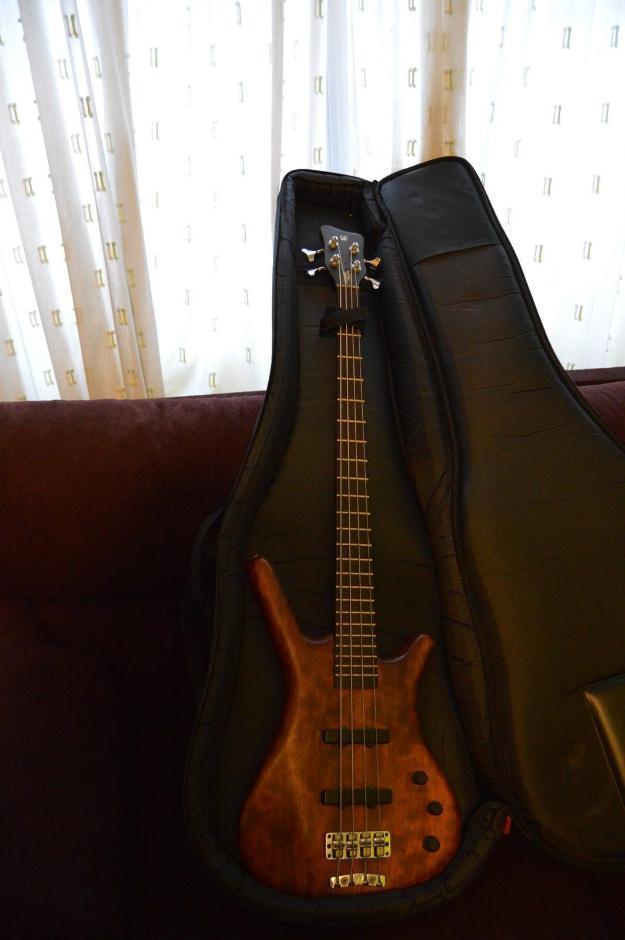 Bajo warwick corvette proline. activo.