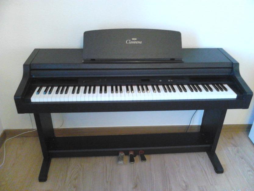 Se vende piano Yamaha Clavinova CLP411 casi nuevo