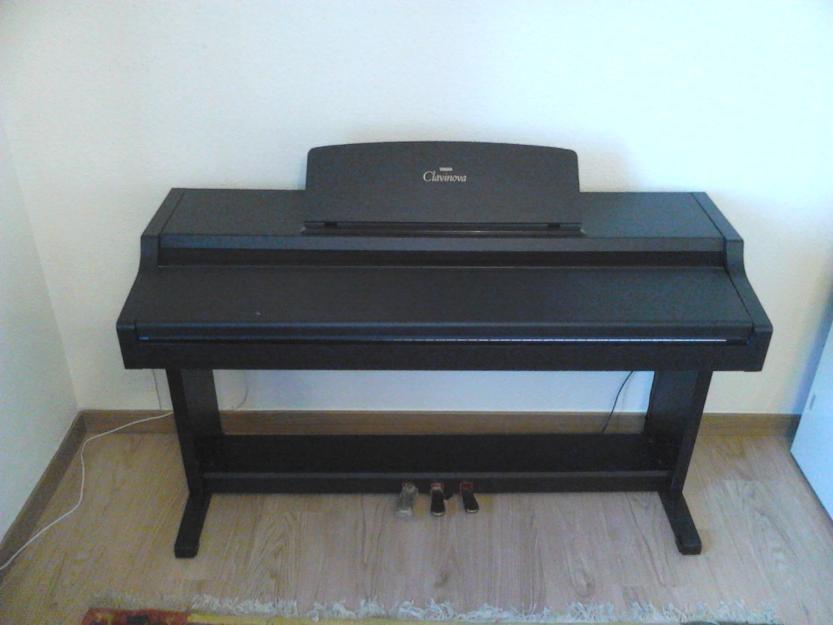 Se vende piano Yamaha Clavinova CLP411 casi nuevo