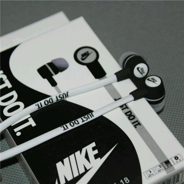 Auriculares Nike