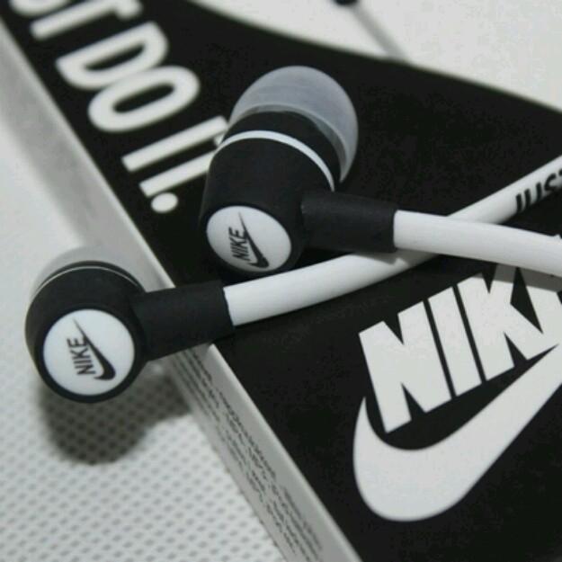 Auriculares Nike