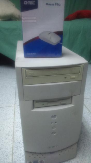 Ordenador sobremesa Pentium III a 551MHz ratón PS/2