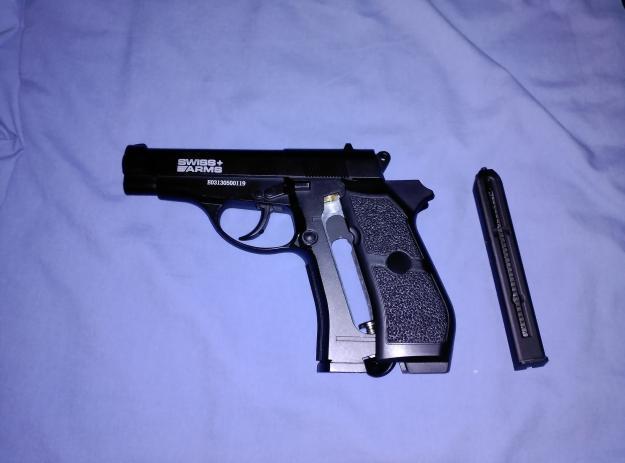 Pistola SWISS ARMS P84 CO2