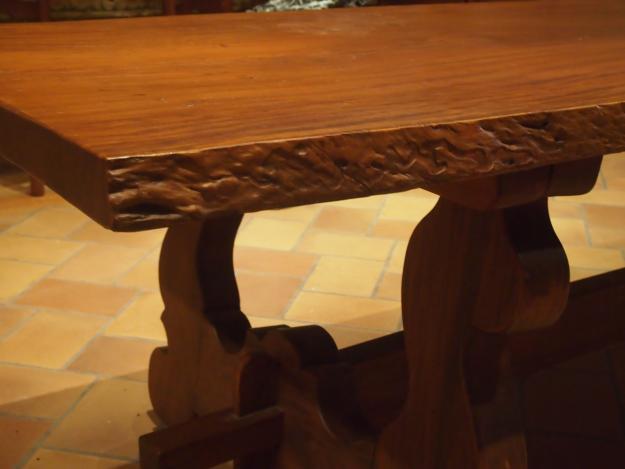 Mesa de madera para comedor o salon