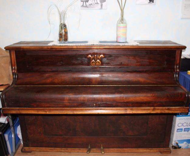 Precioso piano antiguo