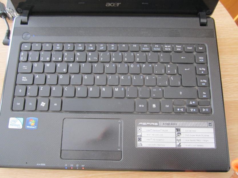 Vendo PC portátil Acer Aspire 2 GB DDR3 memory Intel 14 pulgadas