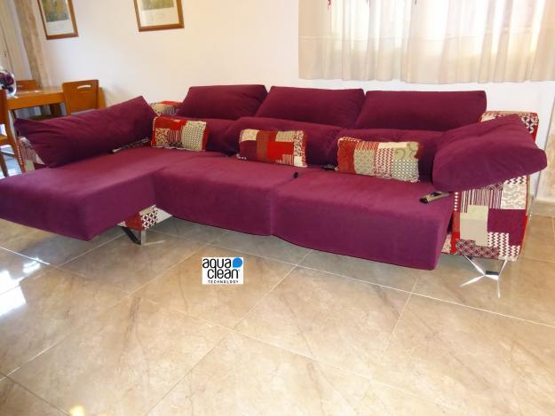Vendo sofá con cheslong de MAXIMA CALIDAD y diseño EXCLUSIVO mecanizado. AQUA CLEAN
